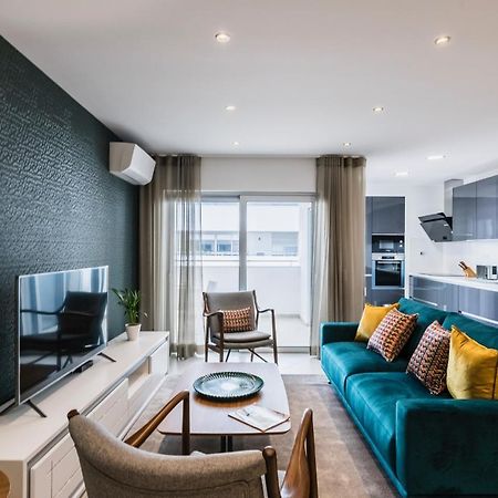 Coolhouses Lagos, 2 Bed Stylish City Flat, Rooftop Shared Pool, Clayheart Dış mekan fotoğraf