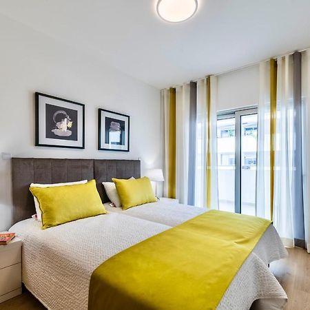 Coolhouses Lagos, 2 Bed Stylish City Flat, Rooftop Shared Pool, Clayheart Dış mekan fotoğraf