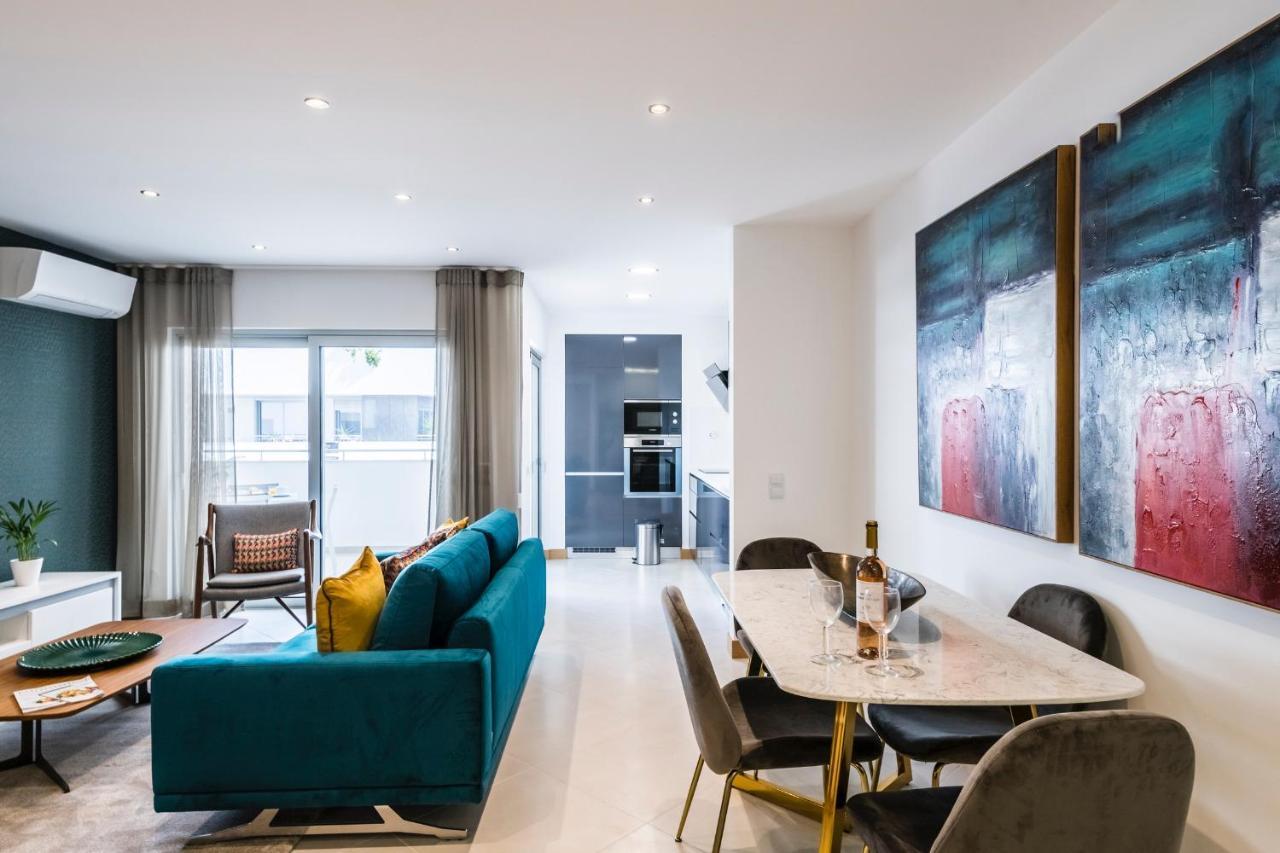 Coolhouses Lagos, 2 Bed Stylish City Flat, Rooftop Shared Pool, Clayheart Dış mekan fotoğraf