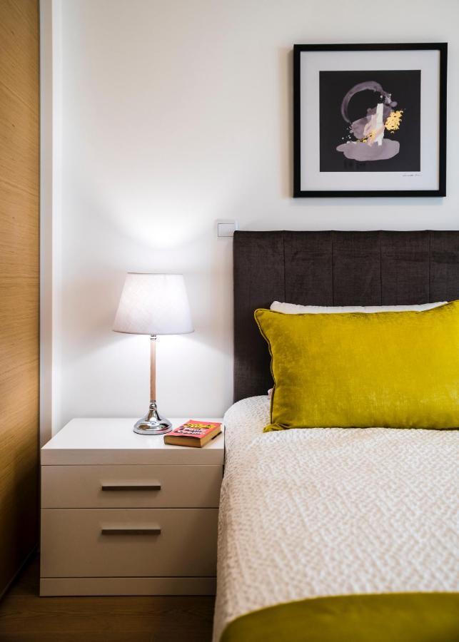 Coolhouses Lagos, 2 Bed Stylish City Flat, Rooftop Shared Pool, Clayheart Dış mekan fotoğraf