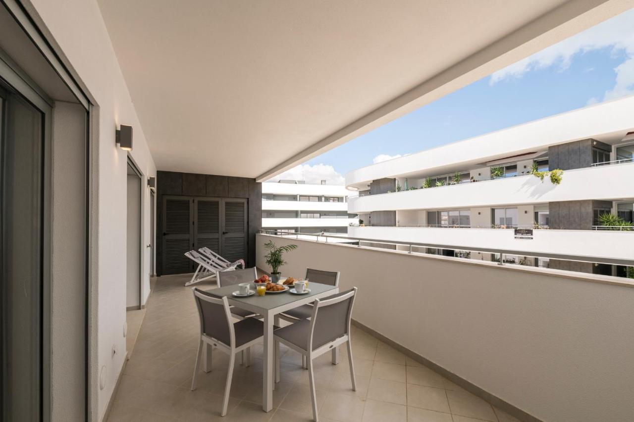 Coolhouses Lagos, 2 Bed Stylish City Flat, Rooftop Shared Pool, Clayheart Dış mekan fotoğraf