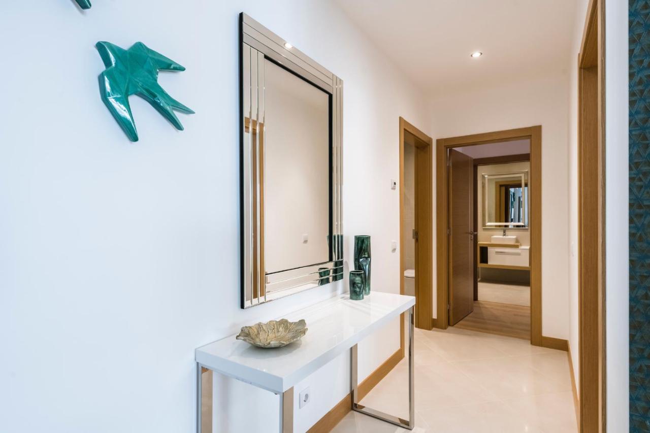 Coolhouses Lagos, 2 Bed Stylish City Flat, Rooftop Shared Pool, Clayheart Dış mekan fotoğraf