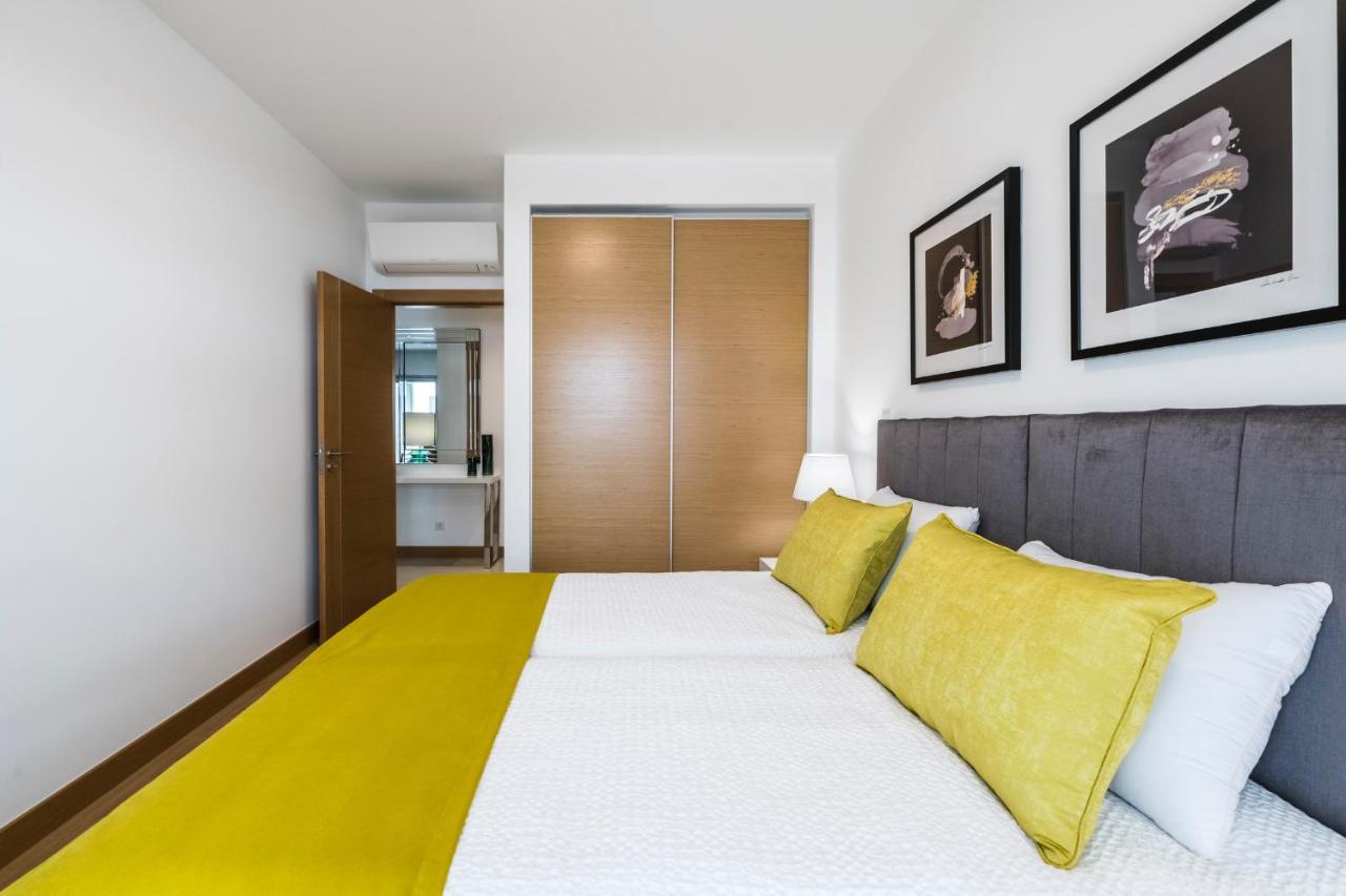 Coolhouses Lagos, 2 Bed Stylish City Flat, Rooftop Shared Pool, Clayheart Dış mekan fotoğraf